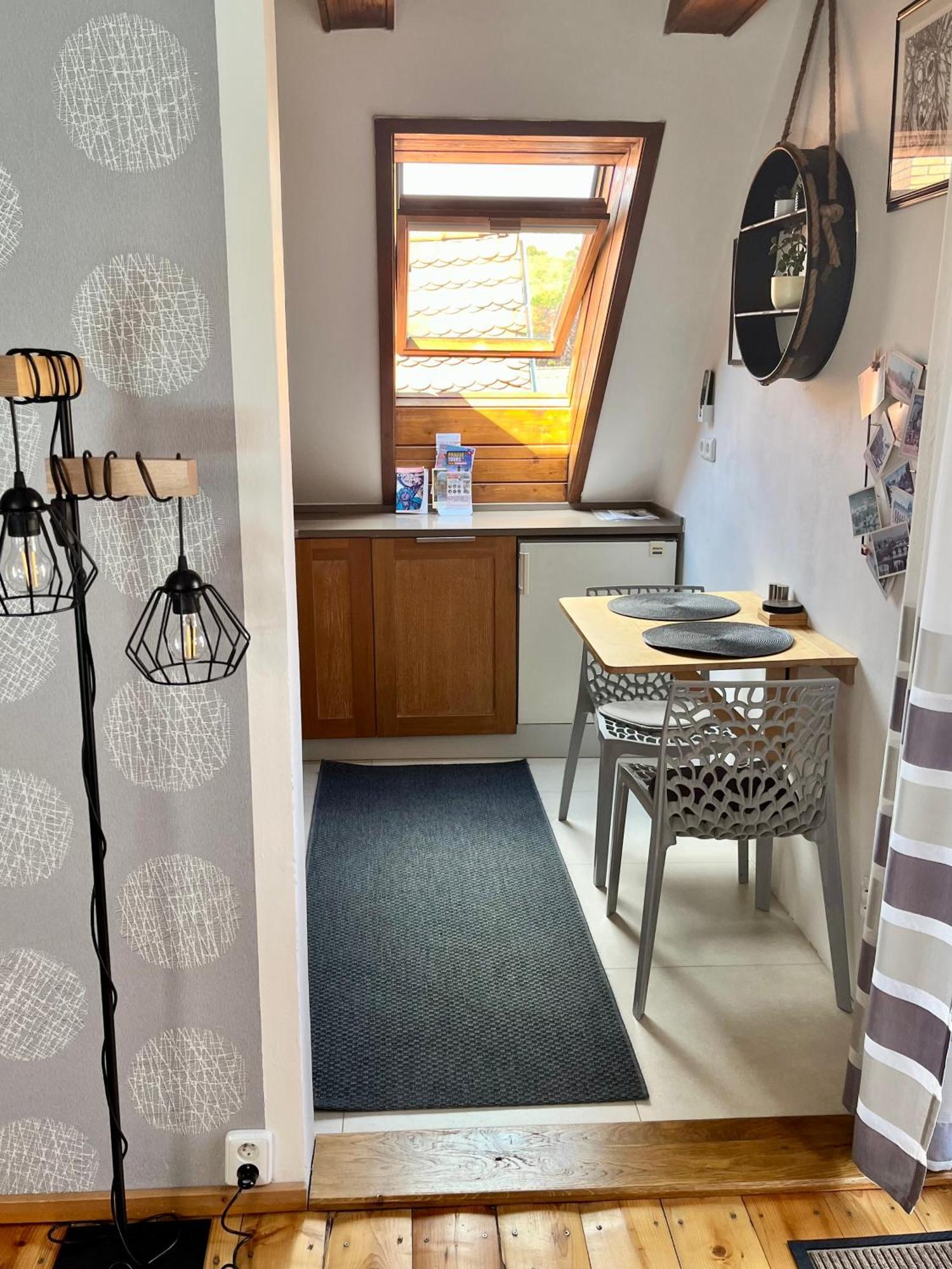 Apartman Mala Strana -Piece And Quiet Prague Exterior photo