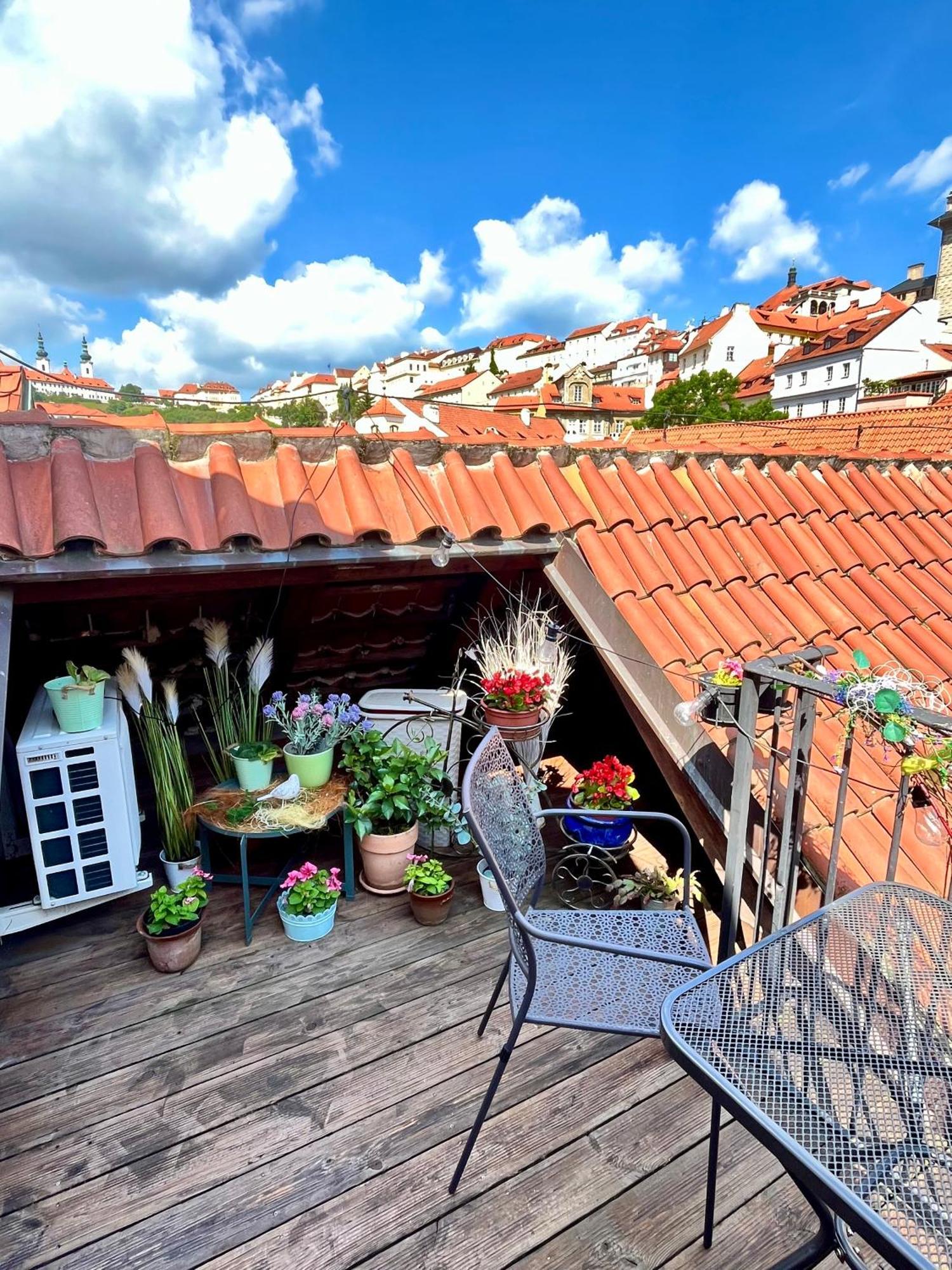 Apartman Mala Strana -Piece And Quiet Prague Exterior photo